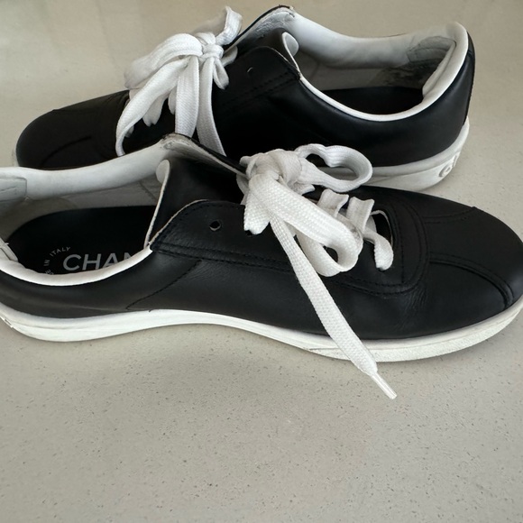 CHANEL black and white leather sneakers size 36.5 - Picture 7 of 10